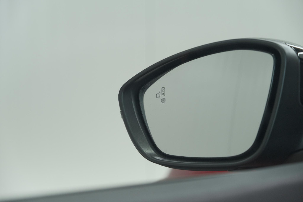 Peugeot 2008 puretech 130 eat8 gt | 360 camera | dodehoekdetectie | navigat