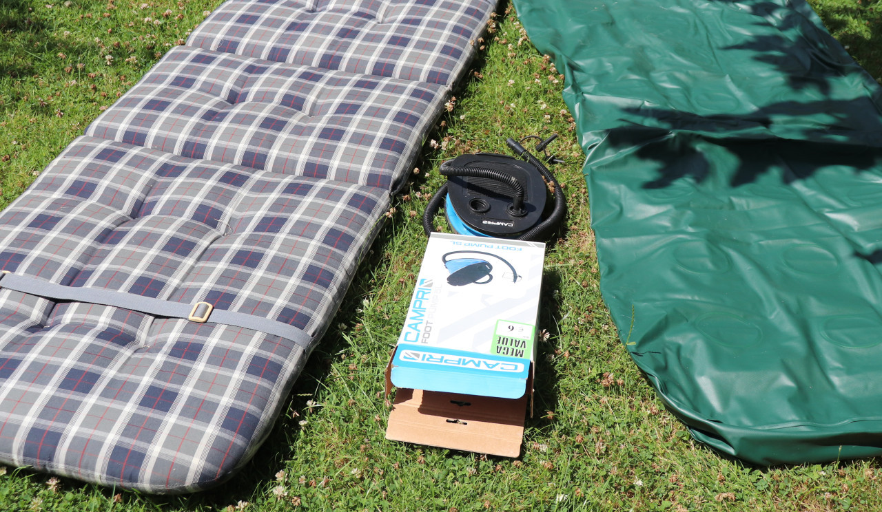 Zonnebed,luchtbed en pomp