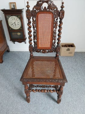 Mooie houten stoel