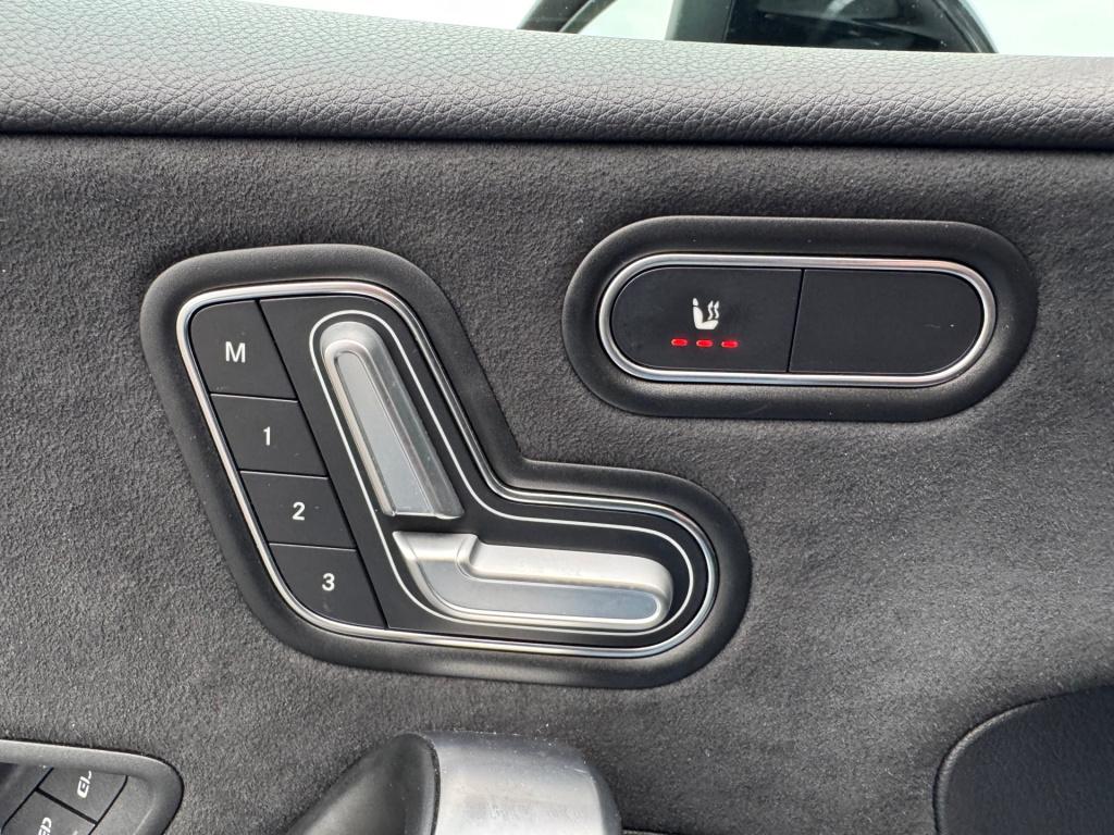 Mercedes-Benz A-Klasse 250 e business solution amg night limited automaat ,