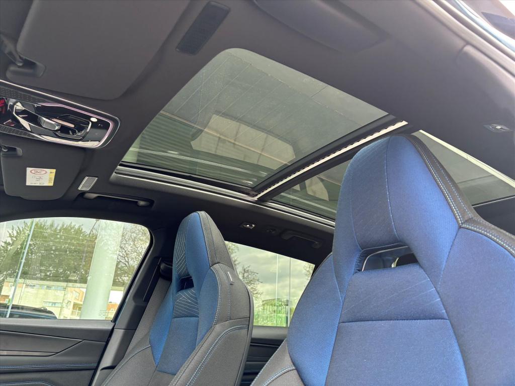 Lynk & Co 01 1.5td 261pk phev 7dcth| schuifdak|navi|my '23|1e eigenaar| rij