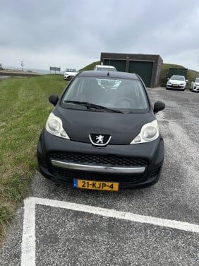 Peugeot 107 met lekke koppakking