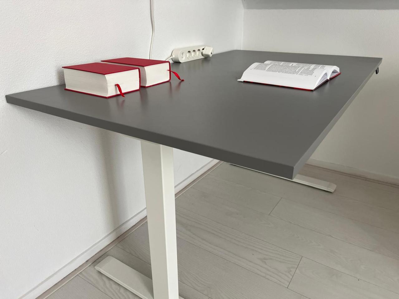 Verstelbaar bureau 140x80 van €299 voor €140