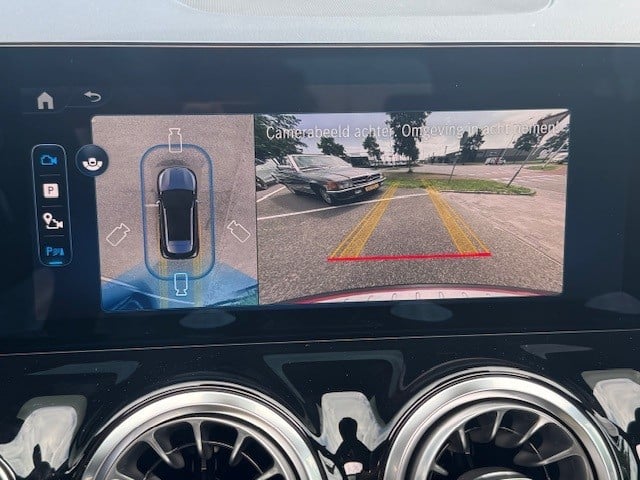 Mercedes-Benz Gla-klasse 180 business solution amg l premium plus l panoram