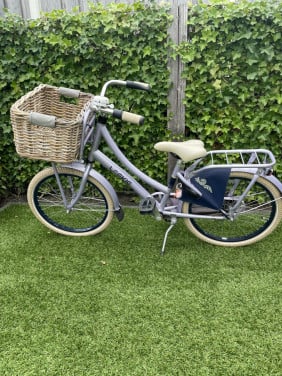 Leuke meisjesfiets Loekie 22 inch
