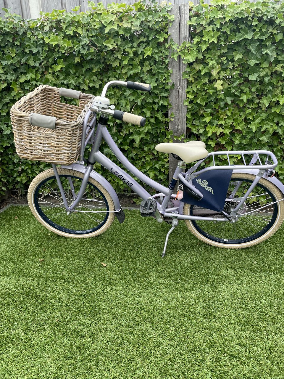 Leuke meisjesfiets Loekie 22 inch