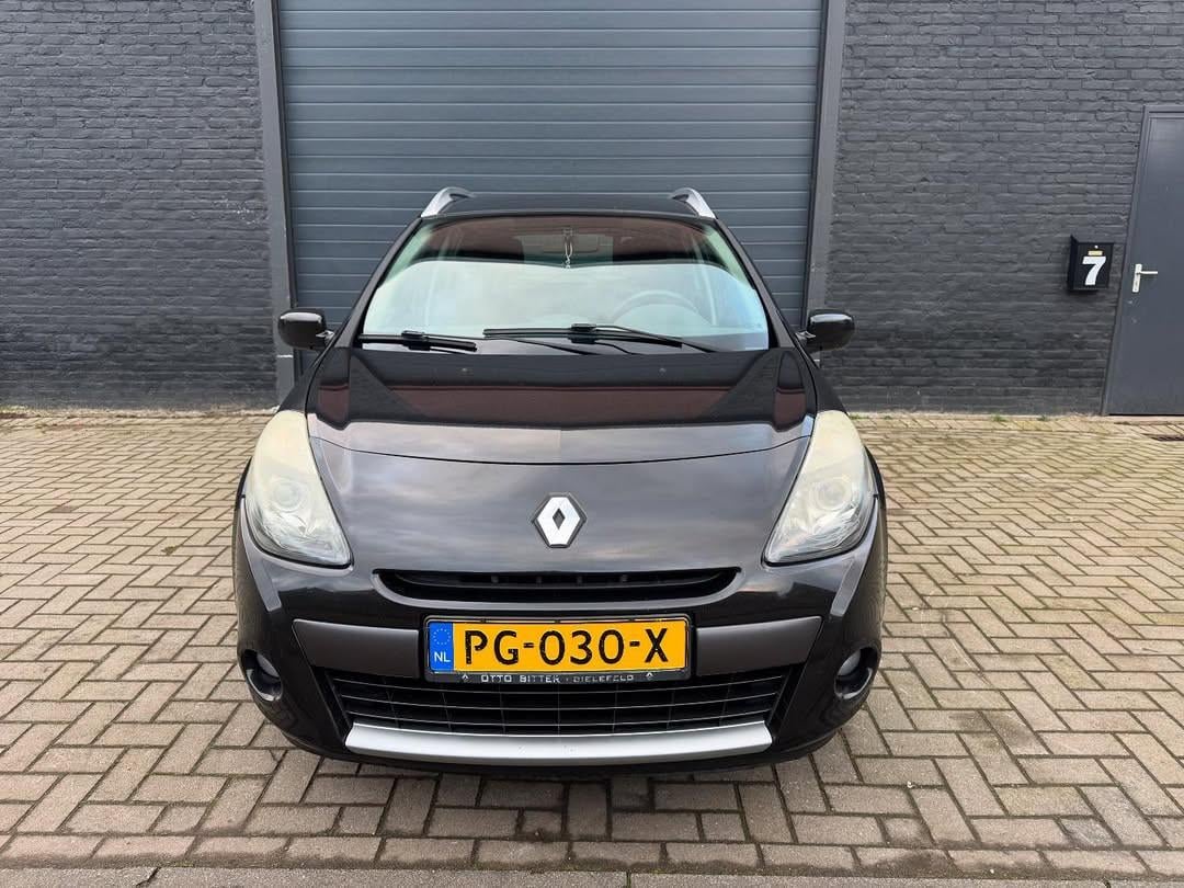 Renault Clio 1.2 TCE Estate 2010 Zwart Airco Apk Nap