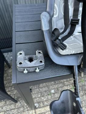 Bobike kinderzitje aan het stuur