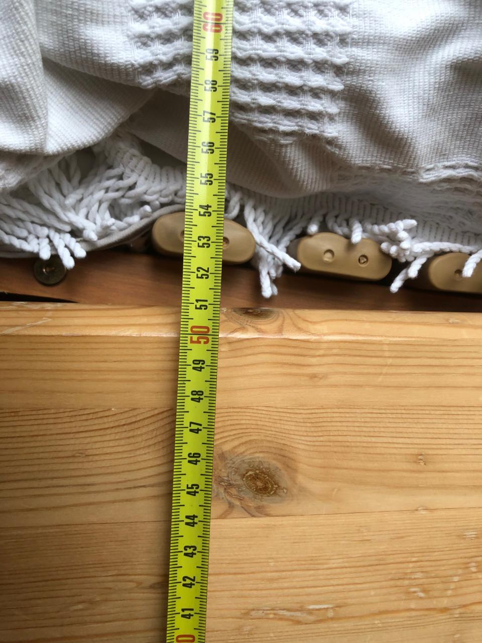 Massief Houten bed met opberglades, 160 maal 200 cm!