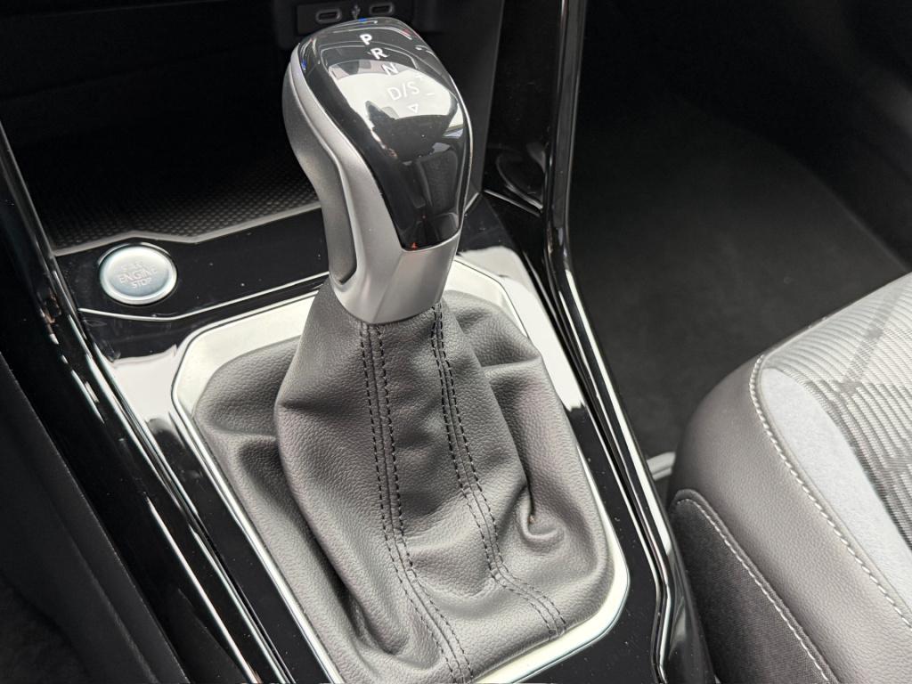 Volkswagen T-roc 1.5 tsi 150pk dsg r-line | camera | keyless | elek. achter