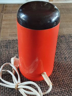 Mooie werkende jaren 70 space age Tefal oranje koffiemolen....