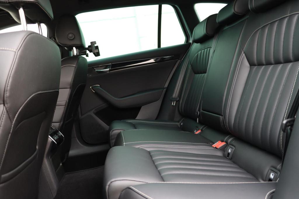 Skoda Superb combi 1.4 tsi laurin & klement 218pk dsg6