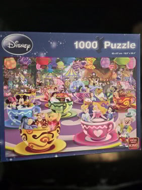 Disneypuzzel- Mad Tea Cups - King - 68 x 49 cm-1000 stukjes.
