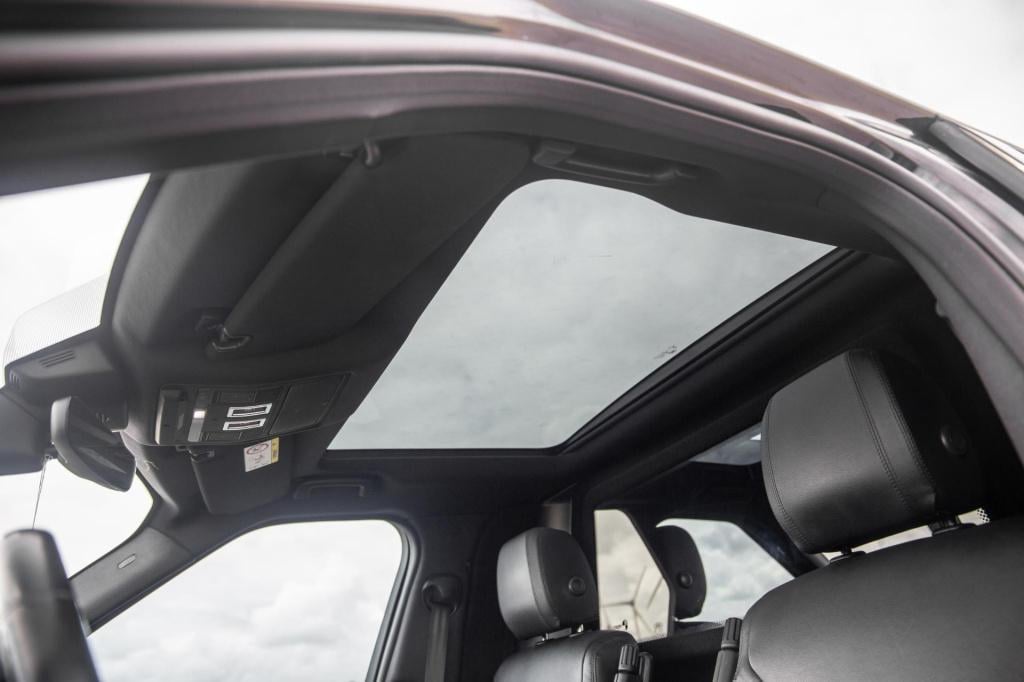 Land Rover Discovery 3.0 td6 hse grijs kenteken / leer / navi / luchtvering