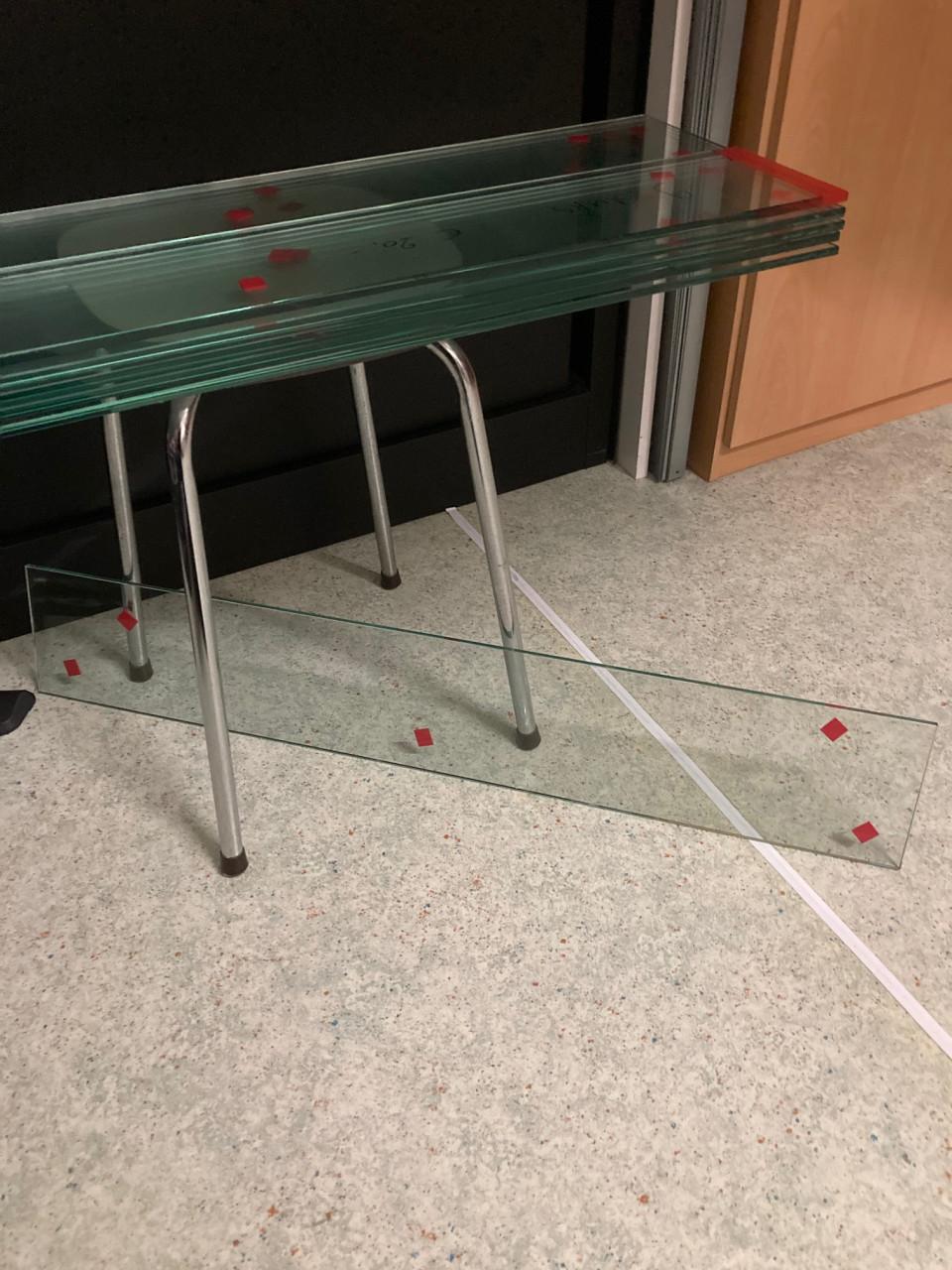 10 glazen legplanken 90cm breed en 15cm diep