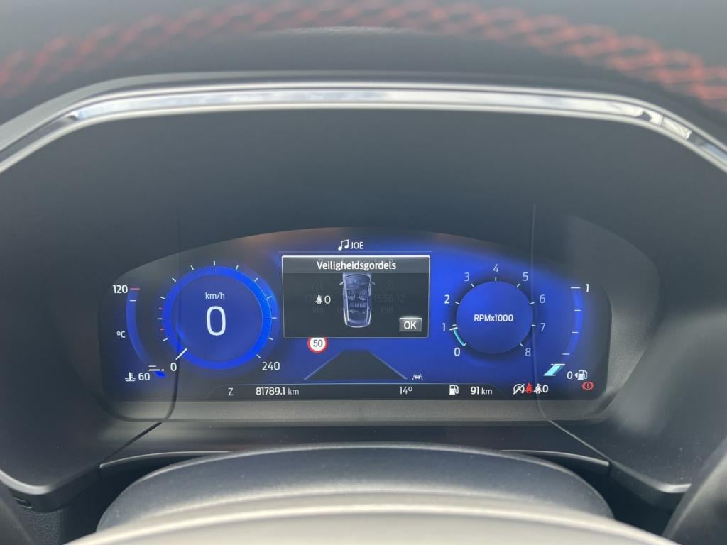 Ford Kuga 1.5 ecoboost 150pk 2wd st-line x voorruitverwarming , stoel en st