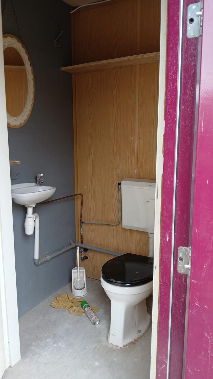 Bouwkeet met WC, keukentje en elektra