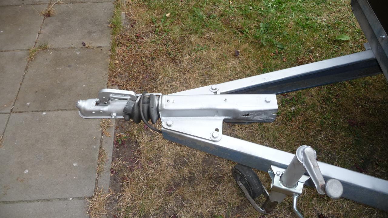 TE KOOP ONGEREMDE ROBUSTE ENKELASSER