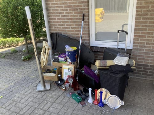 Rommelmarkt spullen gratis af te halen, alleen vandaag zaterdag 21 Juni