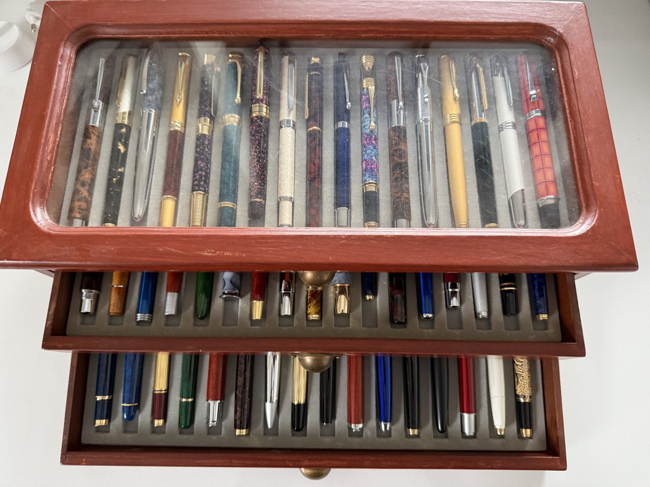 50 vulpennen 🖋️ in opbergkastje