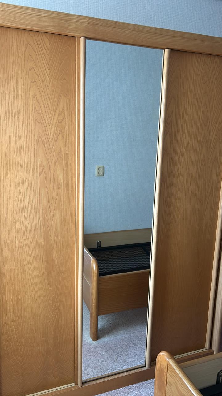 Slaapkamer seniorenbed met kast