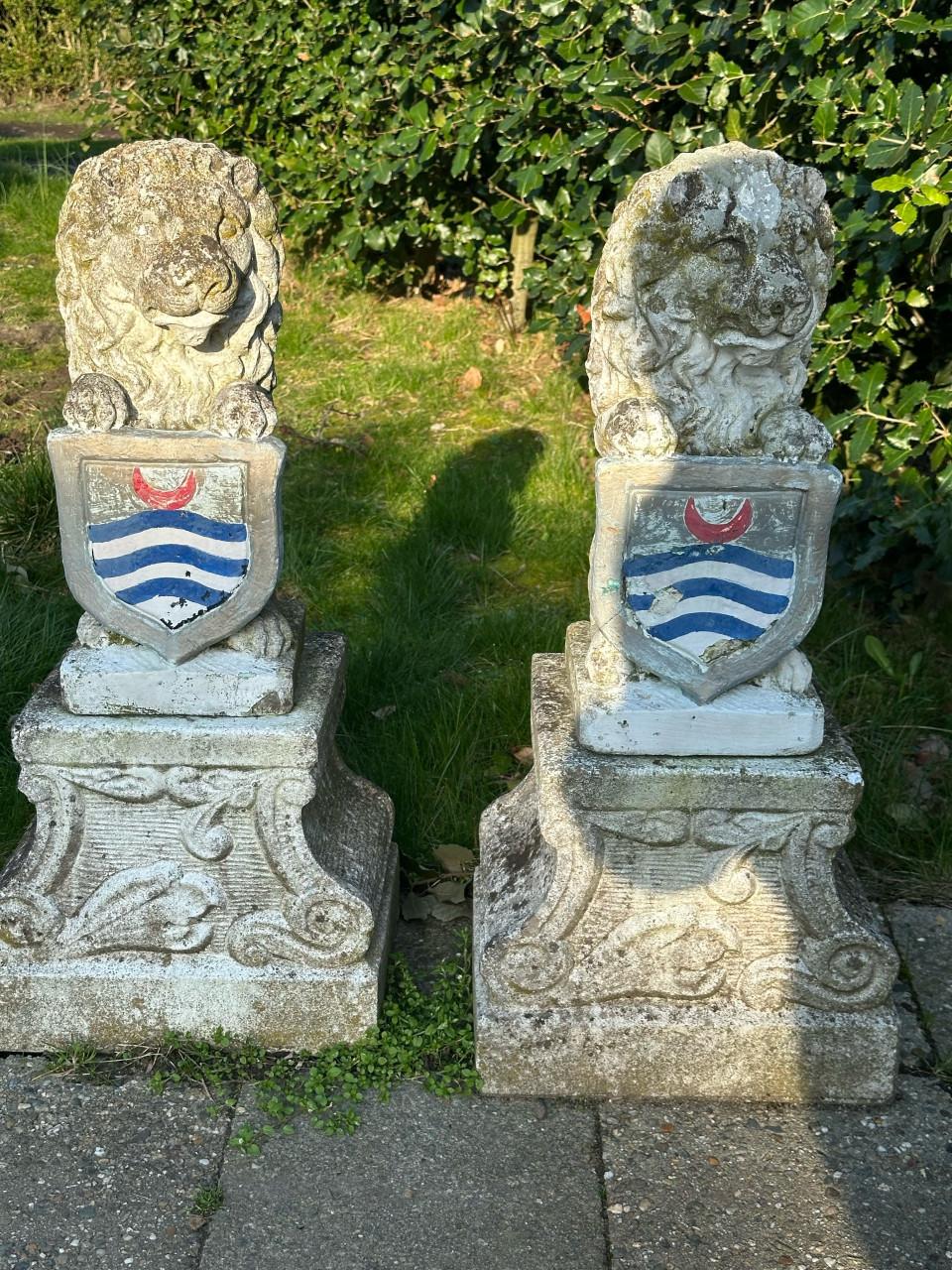 Tuinornament met leeuw