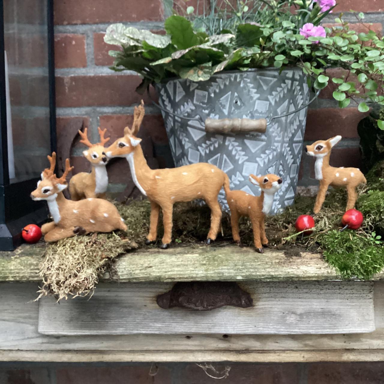 Div.Kerst decoratie,s Hertjes ,houten huisjes ,boompjes