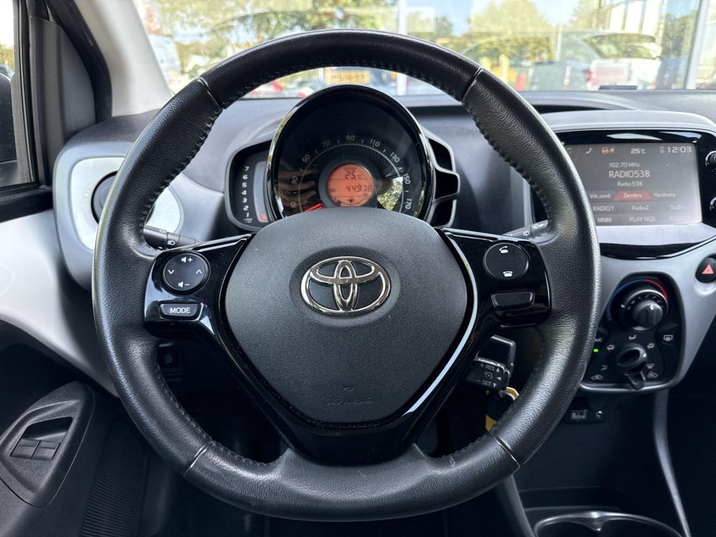 Toyota Aygo 1.0 vvt-i x-play | cruisec. | camera | airco | carplay | sportv