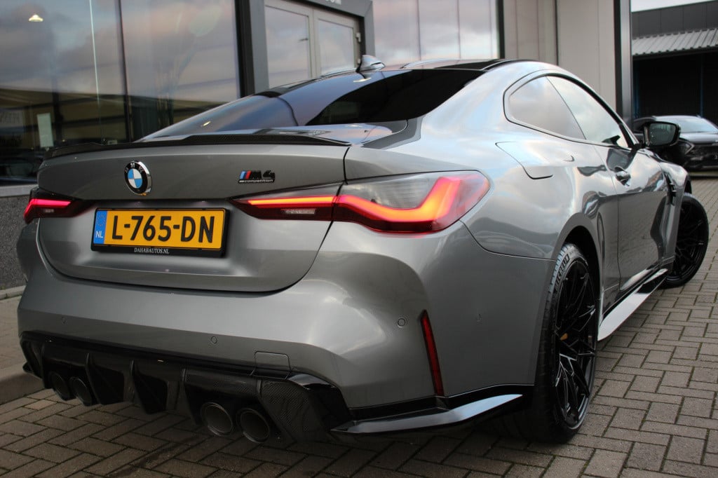 BMW M4 4-serie coupé competition | m race track pack | hud | laser | carbon