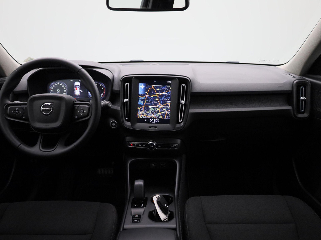 Volvo XC40 1.5 t3 momentum | automaat | lmv | navigatie | virtual cockpit |