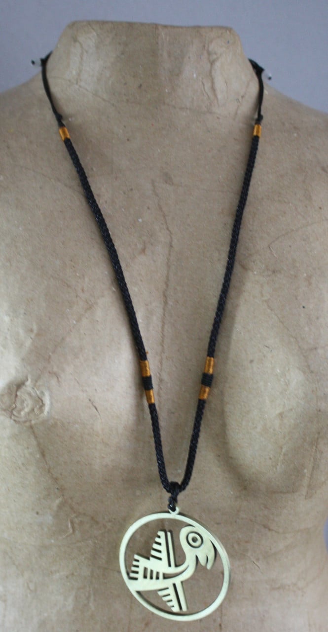 Zwarte toutjes ketting met goudkleurige hanger
