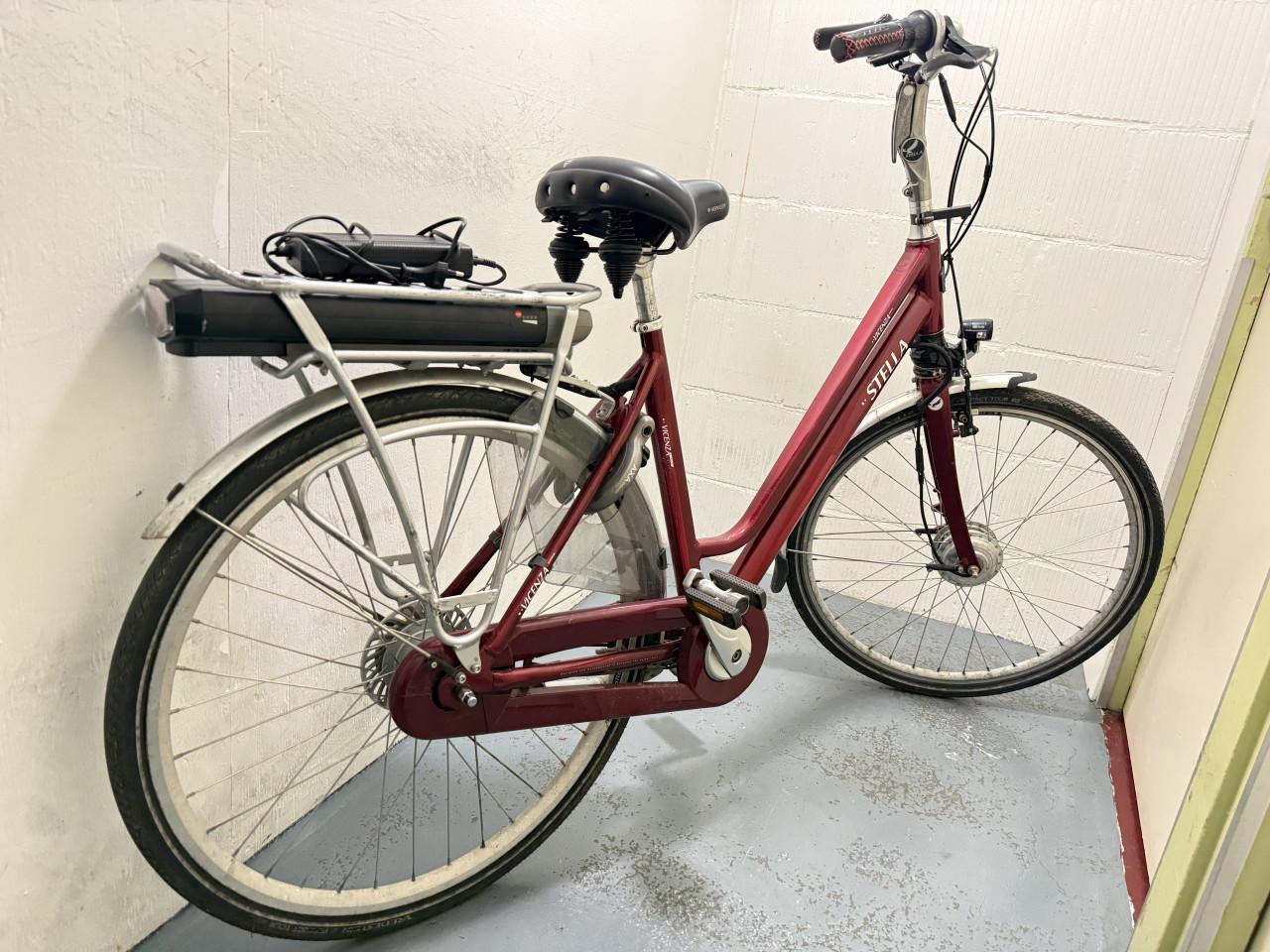 2 stella elektrische damesfietsen