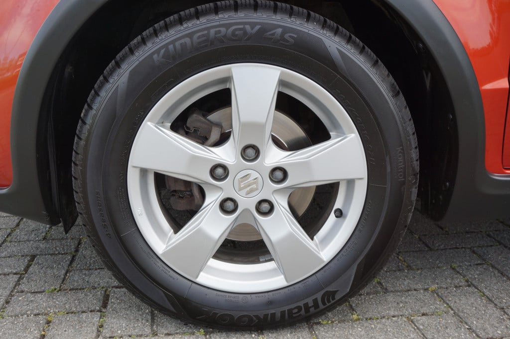 Suzuki Sx4 1.6 comfort airco / navi / parkeers. / elektr. ramen