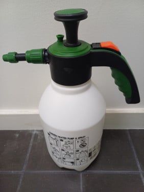 NIEUW: PLANTENSPROEIER/hogedruk SPUIT + 2 x geleidingsstok