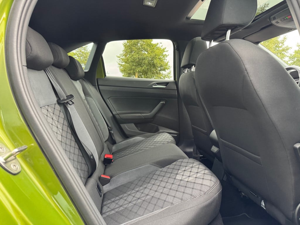 Volkswagen Taigo 1.0 tsi r-line - pano - 1e eigenaar * dsg
