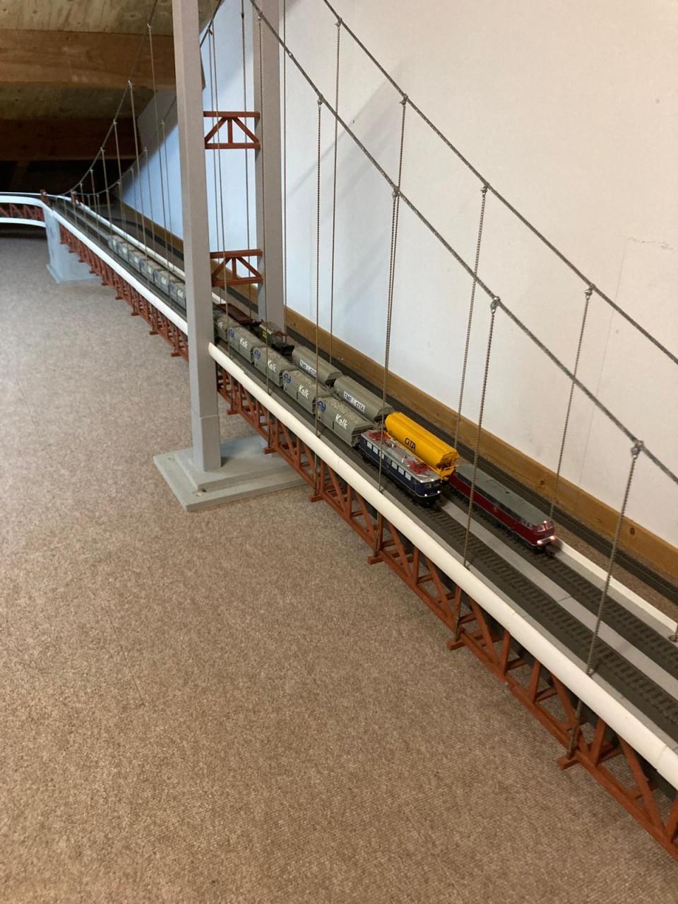 Hangbrug modelspoorbaan H0