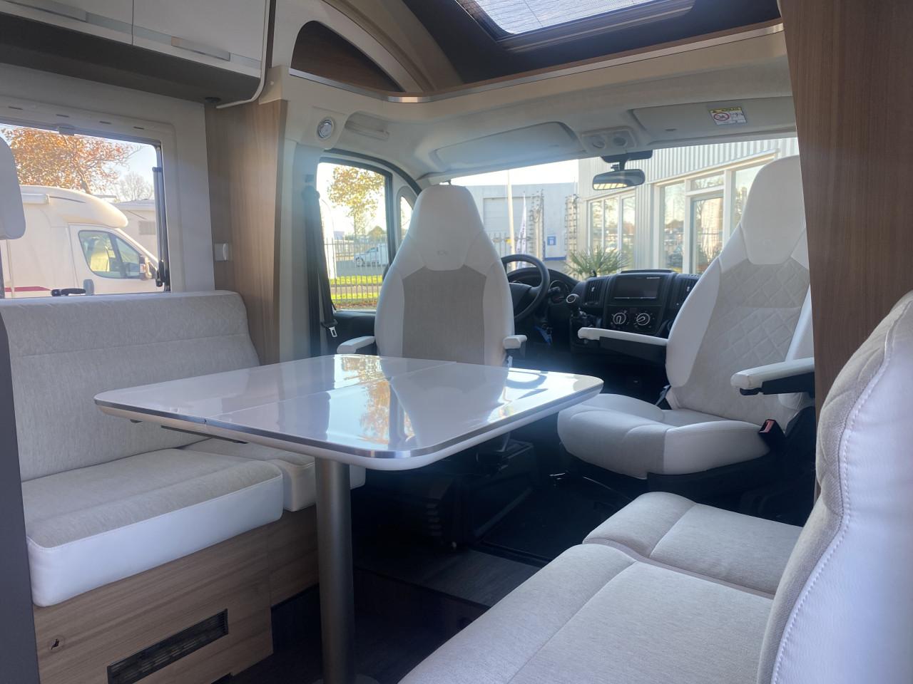 Adria Matrix  670DL  - Luxe gezinscamper vol comfort en vrijheid!