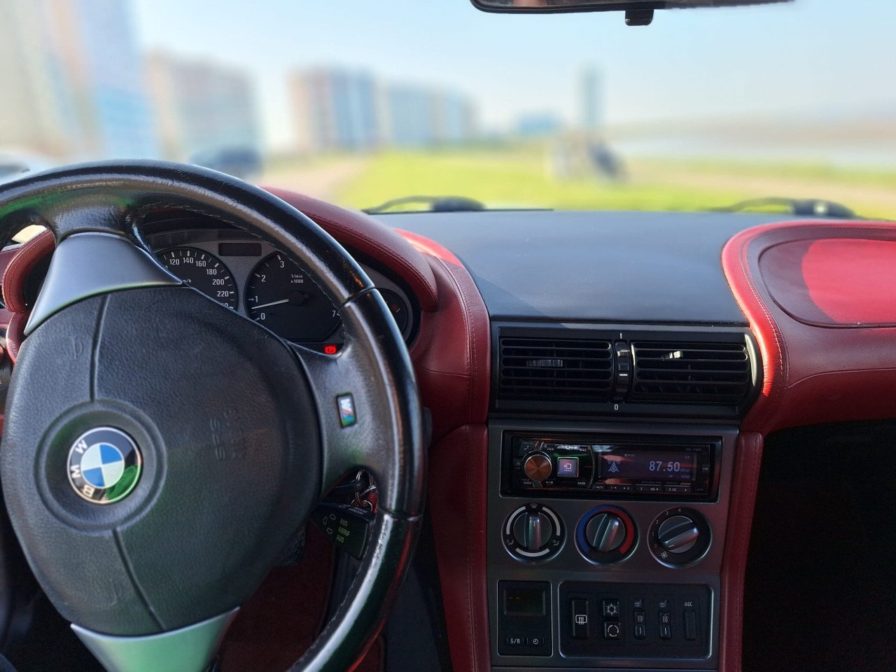 BMW Z3 2.8 Coupe 1999 grijs Org NL. 2e eig. Apk tot mei 2026
