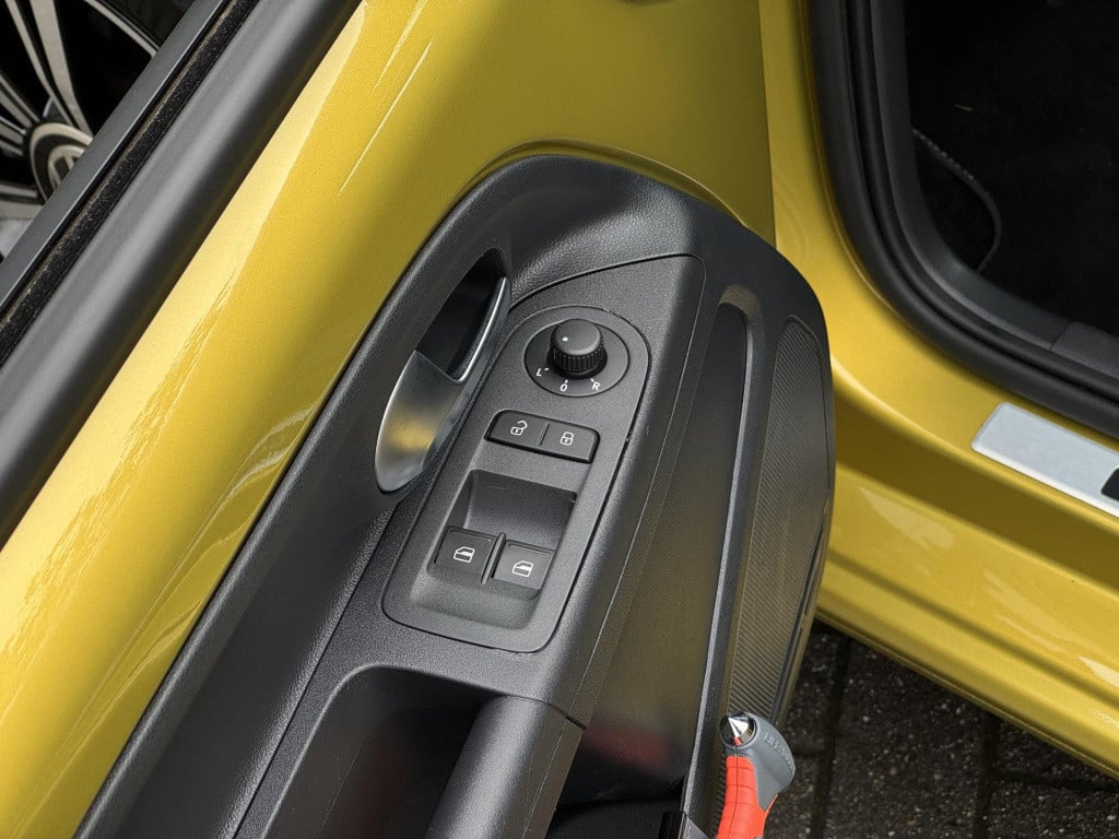 Volkswagen UP! 1.0 united climate control, stoelverwarming!