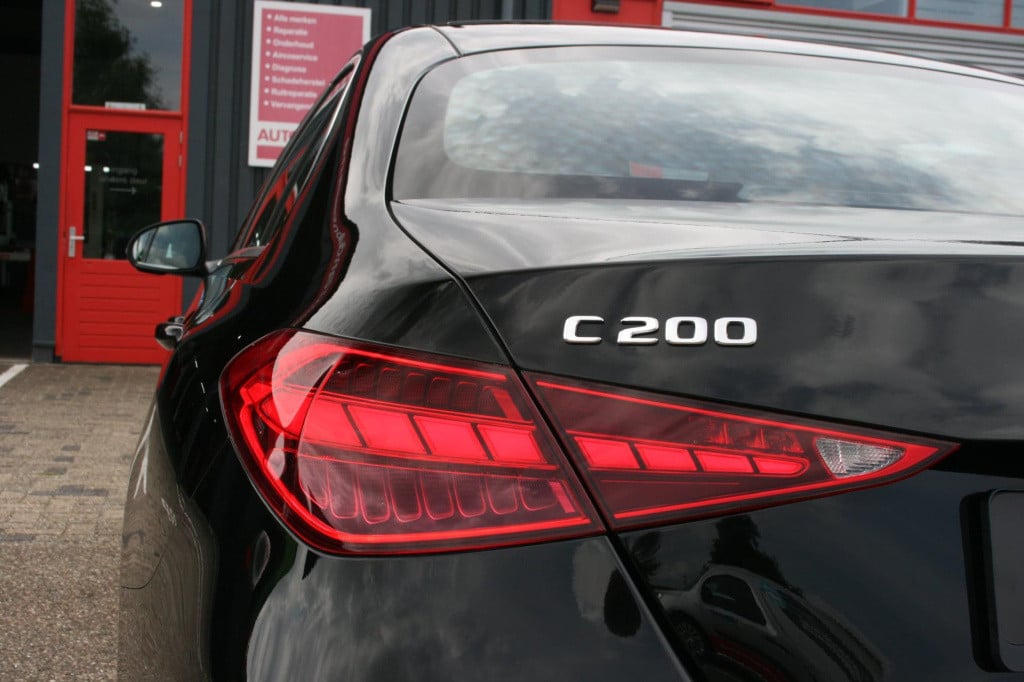 Mercedes-Benz C-Klasse 200 amg line
