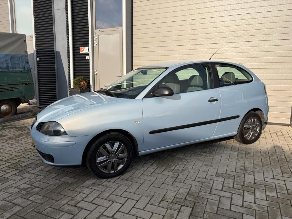 Seat Ibiza 1.4-16v stella/135.000 nap/vol jaar keuring bij aflevering/airco