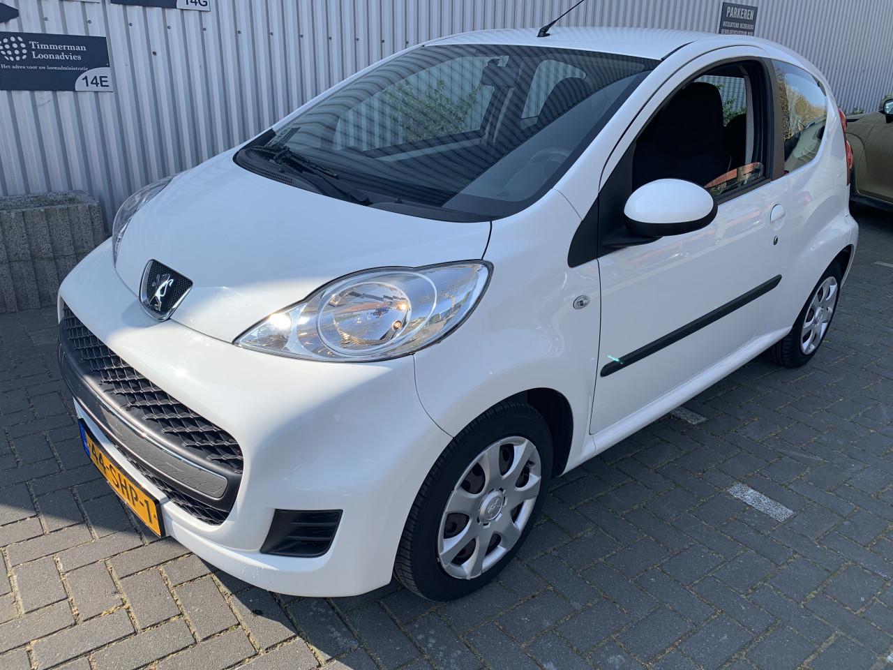 Peugeot 107 1.0-12V Millesim 200