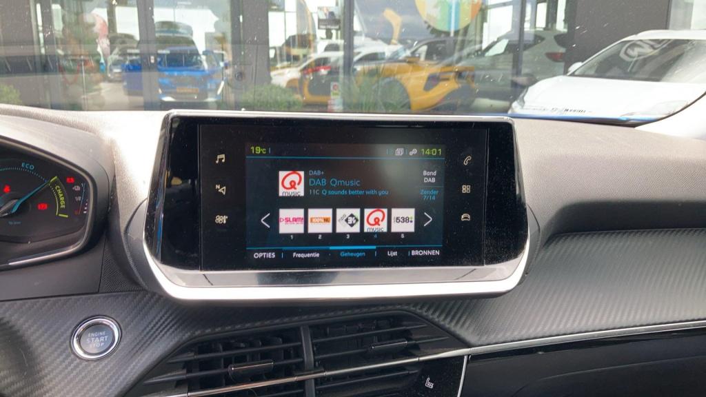 Peugeot E-2008 ev active pack 50 kwh | 1e-eig. | 3-fase 11kw | led koplampe