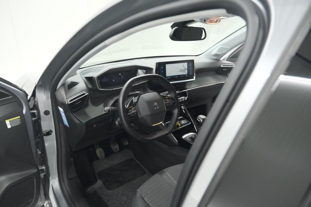 Peugeot 208 puretech 100 allure | 360 camera | dodehoekdetectie | apple car