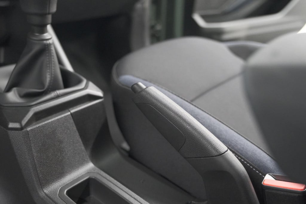 Dacia Duster mild hybrid 130 expression | camera | stoelverwarming | apple 