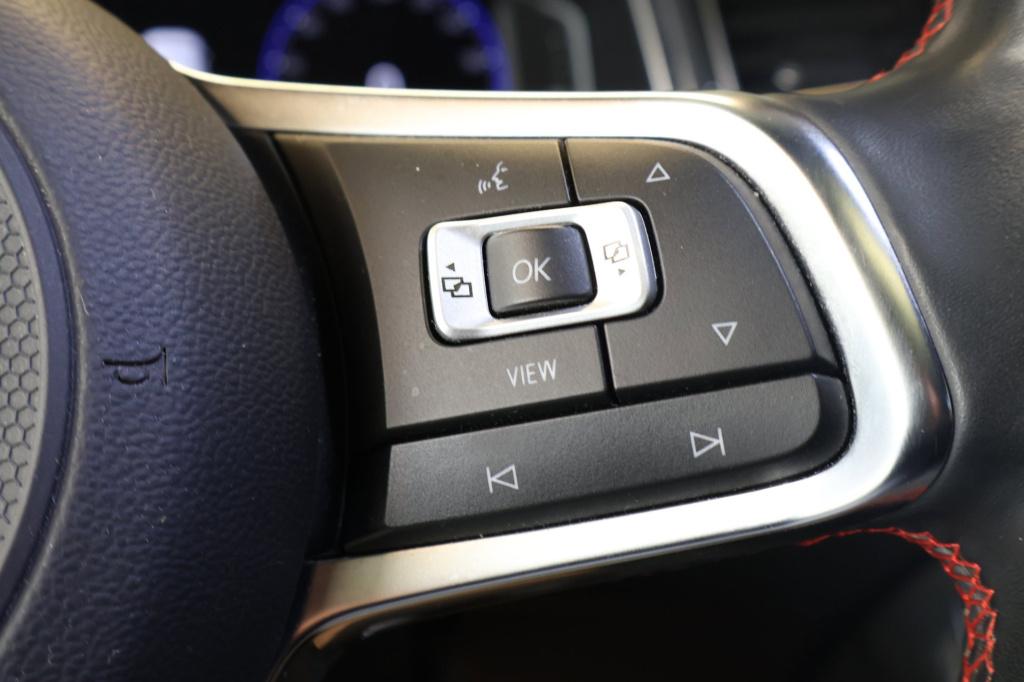 Volkswagen T-roc 1.5 tsi sport business r|stoelverwarming|trekhaak|parkeers