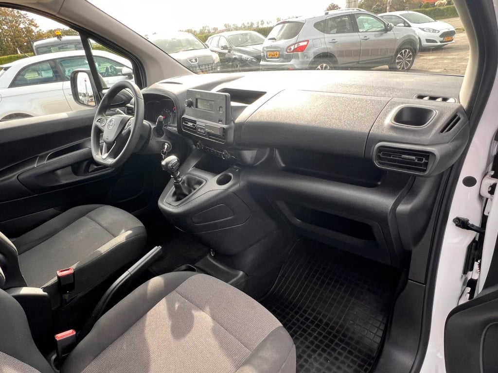 Opel Combo 1.5d l1h1 edition, trekhaak enz...