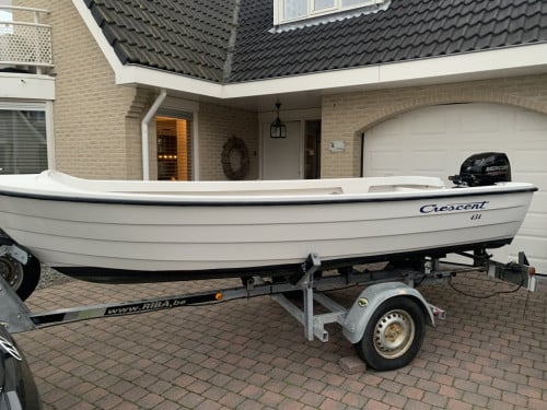 Mooie Crescent boot incl 15 PK Mercruiser 4 Takt