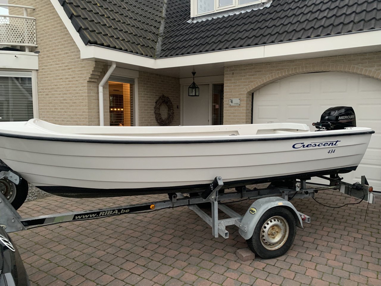 Mooie Crescent boot incl 15 PK Mercruiser 4 Takt