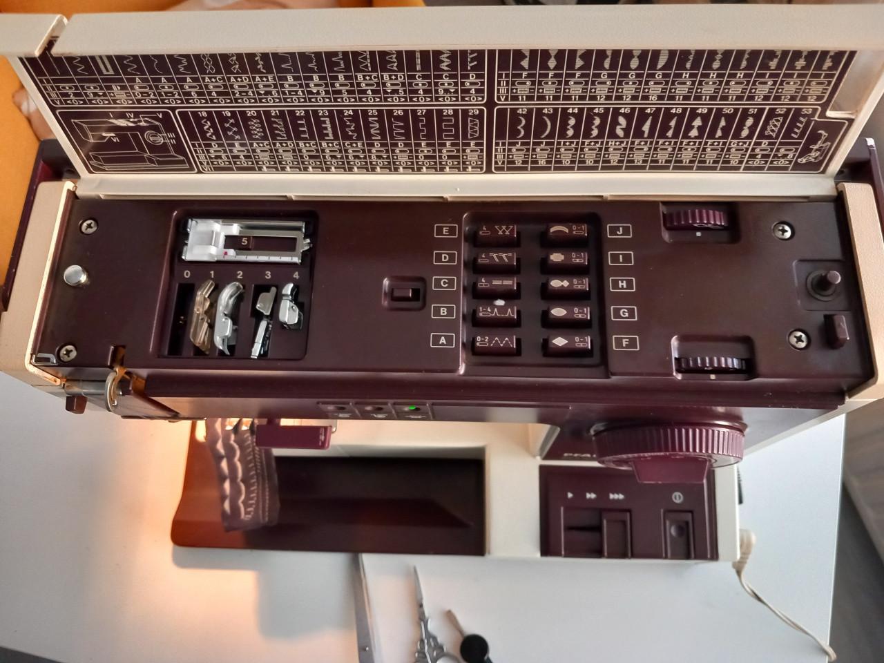 PFAFF 1229 dubbel stof transportI  (idt)